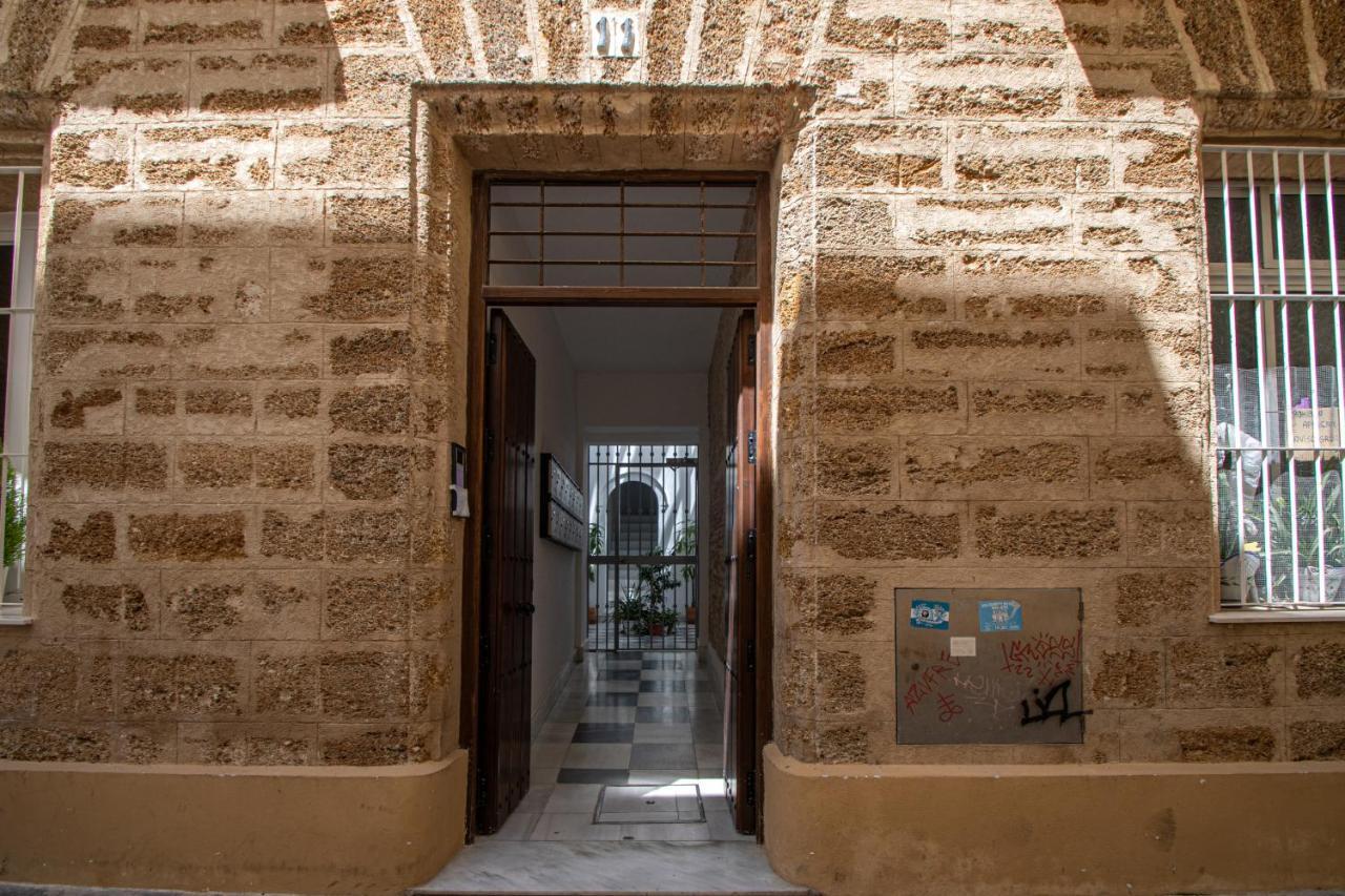 Apartamento Los Claveles - La Caleta Apartment Cadiz Exterior photo